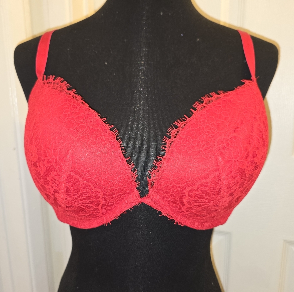 Victoria's Secret Vibrant Red Lace Push Up Bra